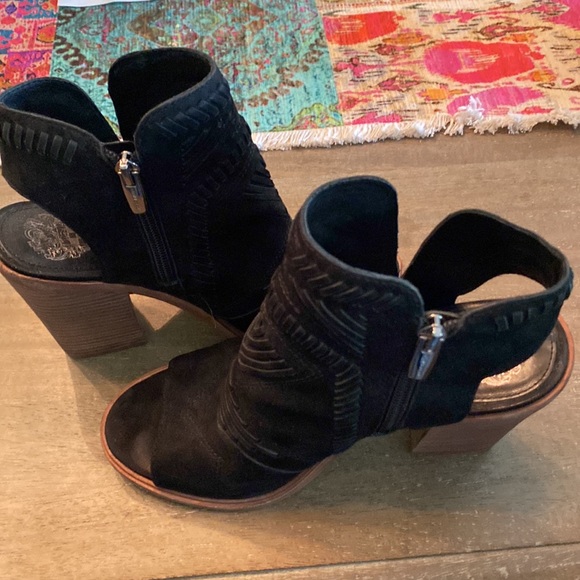 Vince Camuto Open toe booties - Picture 4 of 11